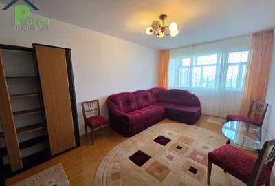 Apartament cu 3 camere decomandat în Pajura