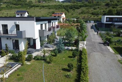 Casă cu 7 camere cu Teren 600 Mp în Baciu - 3