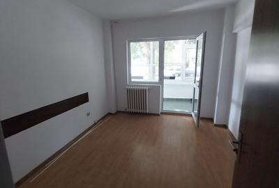 Spațiu comercial, de 90 mp, în Amara