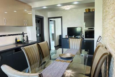 Apartament cu 4 camere decomandat, mobilat în Vitan