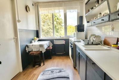 Apartament cu 3 camere decomandat în Tudor