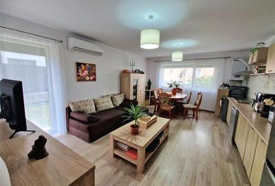 Apartament cu 3 camere decomandat, mobilat în Florești