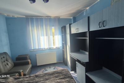 Apartament cu 3 camere decomandat în 1 Mai - 4