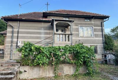 Casă cu 3 camere în Certeju de Sus