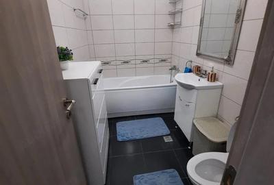 Garsonieră decomandată, mobilată în Apărătorii Patriei