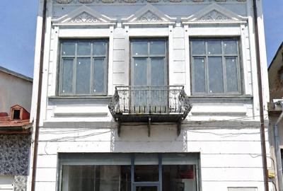 Spațiu comercial, de 350 mp, în Central