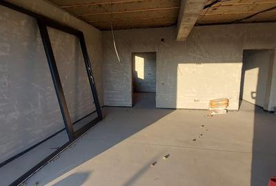Casă cu 4 camere cu Teren 450 Mp în Periș