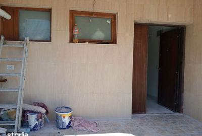 Casă cu 8 camere cu Canalizare în Fundeni - 5