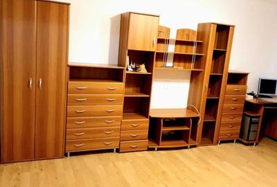 Apartament cu 3 camere decomandat, mobilat în C5