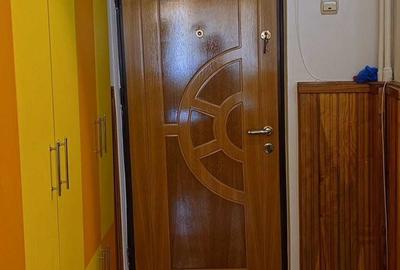 Apartament cu 2 camere decomandat în Micro 6