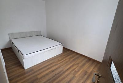 Apartament cu 3 camere semidecomandat în Vest - 1