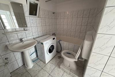 Casă cu 4 camere cu Teren 800 Mp în Central