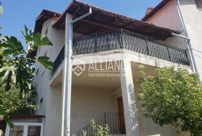 Casă individuală cu 6 camere cu Canalizare în Central - 3