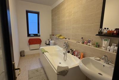Casă cu 9 camere cu Teren 722 Mp în Străulești - 3