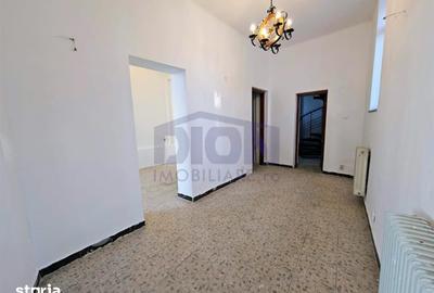 Casă cu 6 camere cu Teren 138 Mp în Centrul Civic