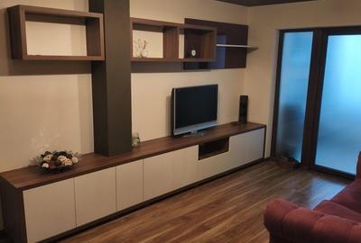 Apartament cu 3 camere semidecomandat în Central - 1