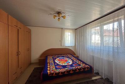 Casă cu 7 camere cu Teren 1039 Mp în Cornești