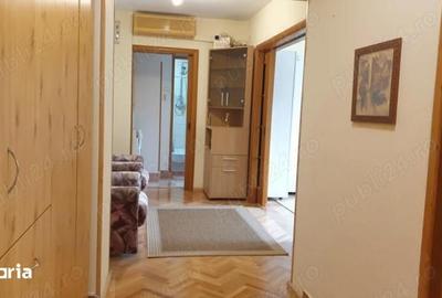Apartament cu 3 camere decomandat în Ferentari