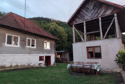 Casă cu 3 camere în Central