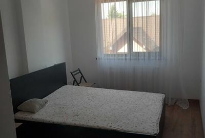 Apartament cu 3 camere decomandat în Cug