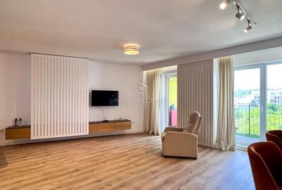 Apartament cu 2 camere semidecomandat, mobilat în Central