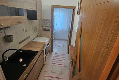 Garsonieră decomandată în Central