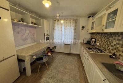 Apartament cu 3 camere decomandat în Exterior Vest - 1