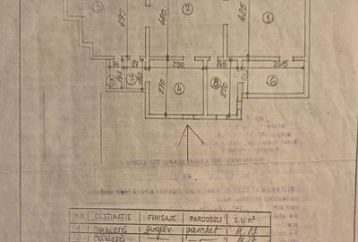 Apartament cu 3 camere nedecomandat în Centrul Civic