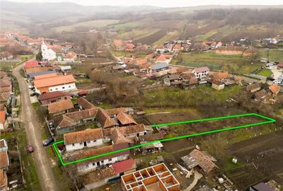 Casă cu 4 camere cu Teren 1021 Mp în Burzuc - 1