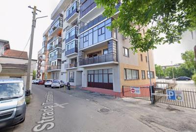 Apartament cu 3 camere decomandat în Negru Vodă