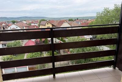 Apartament cu 3 camere decomandat în Vasile Aaron