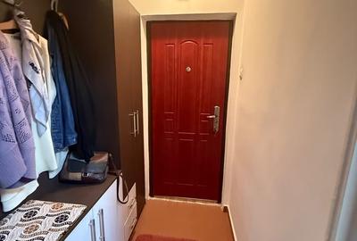 Apartament cu 3 camere decomandat în Drumul Taberei