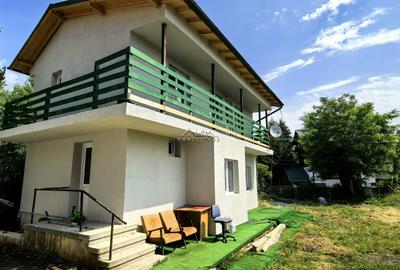Casă individuală cu 3 camere cu Canalizare în Central - 1