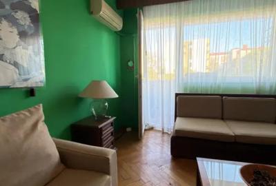 Apartament cu 2 camere semidecomandat, mobilat în Central