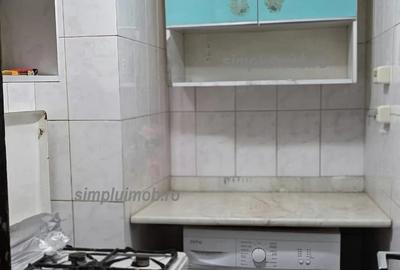 Garsonieră decomandată în Costin Georgian