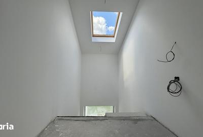 Casă cu 7 camere cu Teren 1000 Mp în Central - 2
