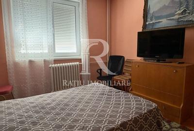 Apartament cu 3 camere decomandat, mobilat în Dacia