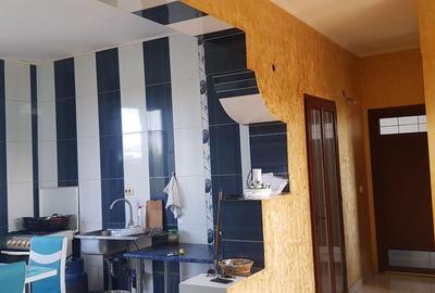 Casă cu 4 camere în Central - 4