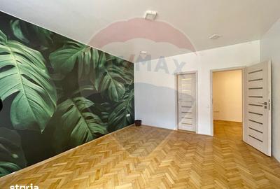 Spațiu comercial, de 82 mp, în Central - 4