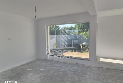 Casă cu 3 camere cu Teren 332 Mp în Plopi