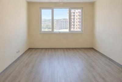 Apartament cu 3 camere semidecomandat în Florești - 4