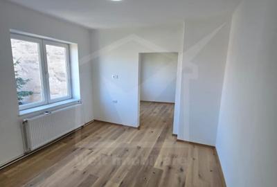 Apartament cu 2 camere semidecomandat, mobilat în Central