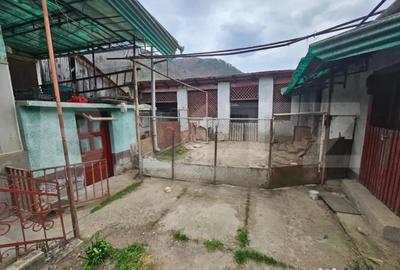 Casă cu 4 camere cu Teren 400 Mp în Central - 13