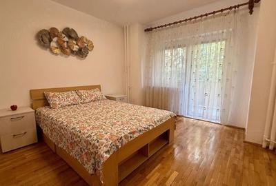 Apartament cu 3 camere decomandat, mobilat în Unirii