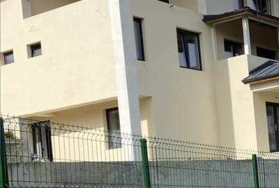 Casă cu 6 camere în Slănic
