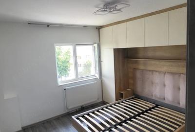 Apartament cu 2 camere decomandat în Tractorul - 1