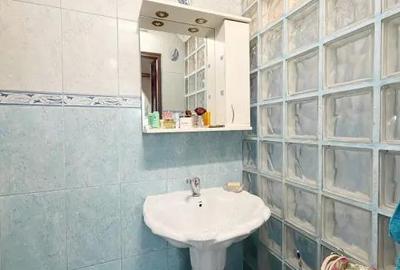 Apartament cu 4 camere semidecomandat în Central - 3