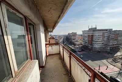 Apartament cu 4 camere decomandat în Micro 11
