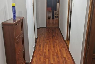 Apartament cu 4 camere în Gura Văii