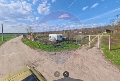 Teren agricol extravilan de 2200 mp, în Teișori - 4